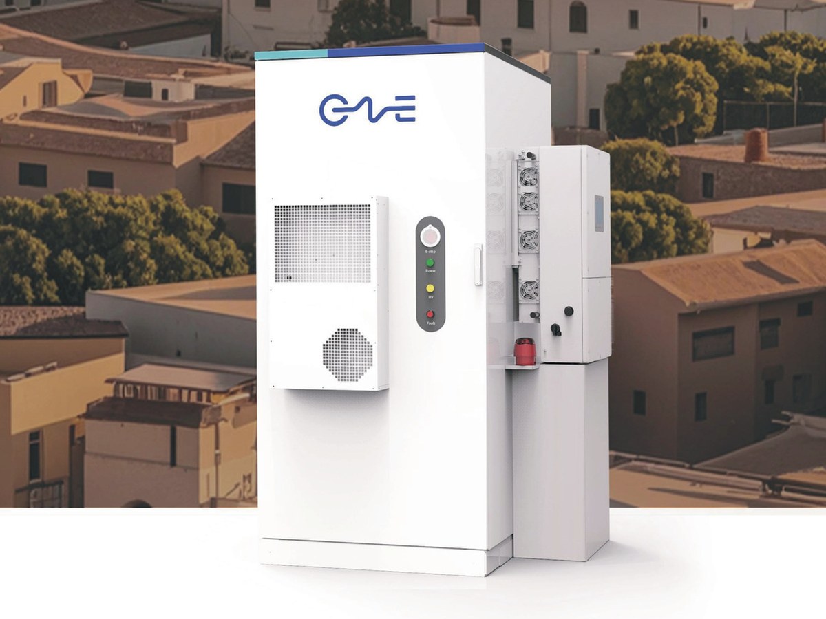 STAR Q 50 kW / 109 kWh BESS cabinet